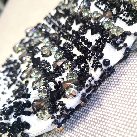 Escada Black/ White Embellished Beaded Stretch V-neck Long Sleeve Fitted 38 US 6 - Picture 2 of 11